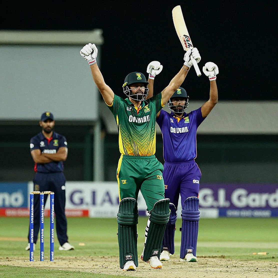Lahore's last pair: England defended neither 429 nor 241, and McCullum's 'calm' prescription does not treat a death-overs illness Lahore's last pair: England defended neither 429 nor 241, and McCullum's 'calm' prescription does not treat a death-overs illness